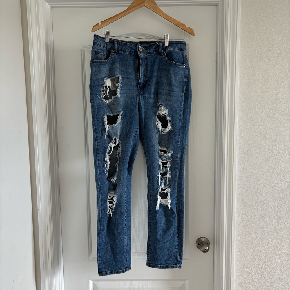 Forever 21+ Blue Distressed Boyfriend Jeans Relaxed Fit Size 12